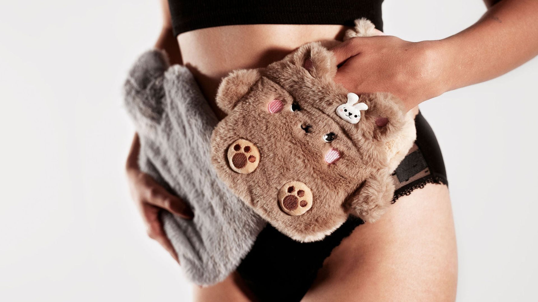 Bouillotte, ceinture chauffante ou huile de massage : quel produit choisir pour apaiser les règles douloureuses ?