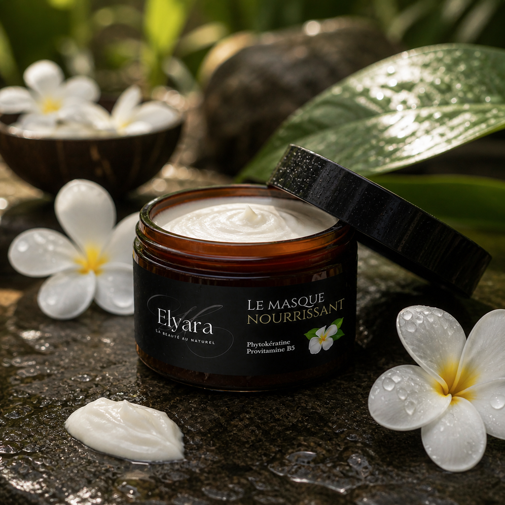 Pot jar de Masque Nourrissant à la Phytokératine – Soin Capillaire Luxe Elyara, texture crémée sur plaque, entourage de fleurs pluvieuses et feuilles.